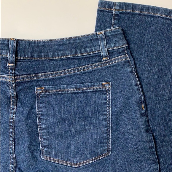 πL L Bean Classic Fit Jeans - Picture 7 of 8